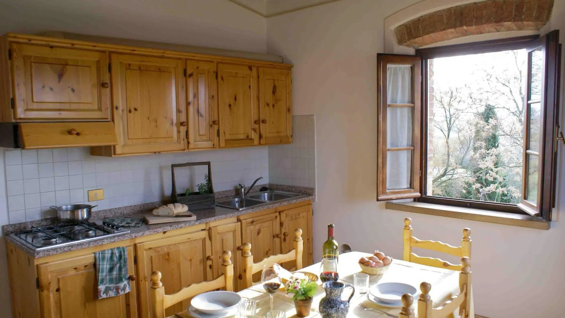 La Mandriola Villa Lajatico Farm stay