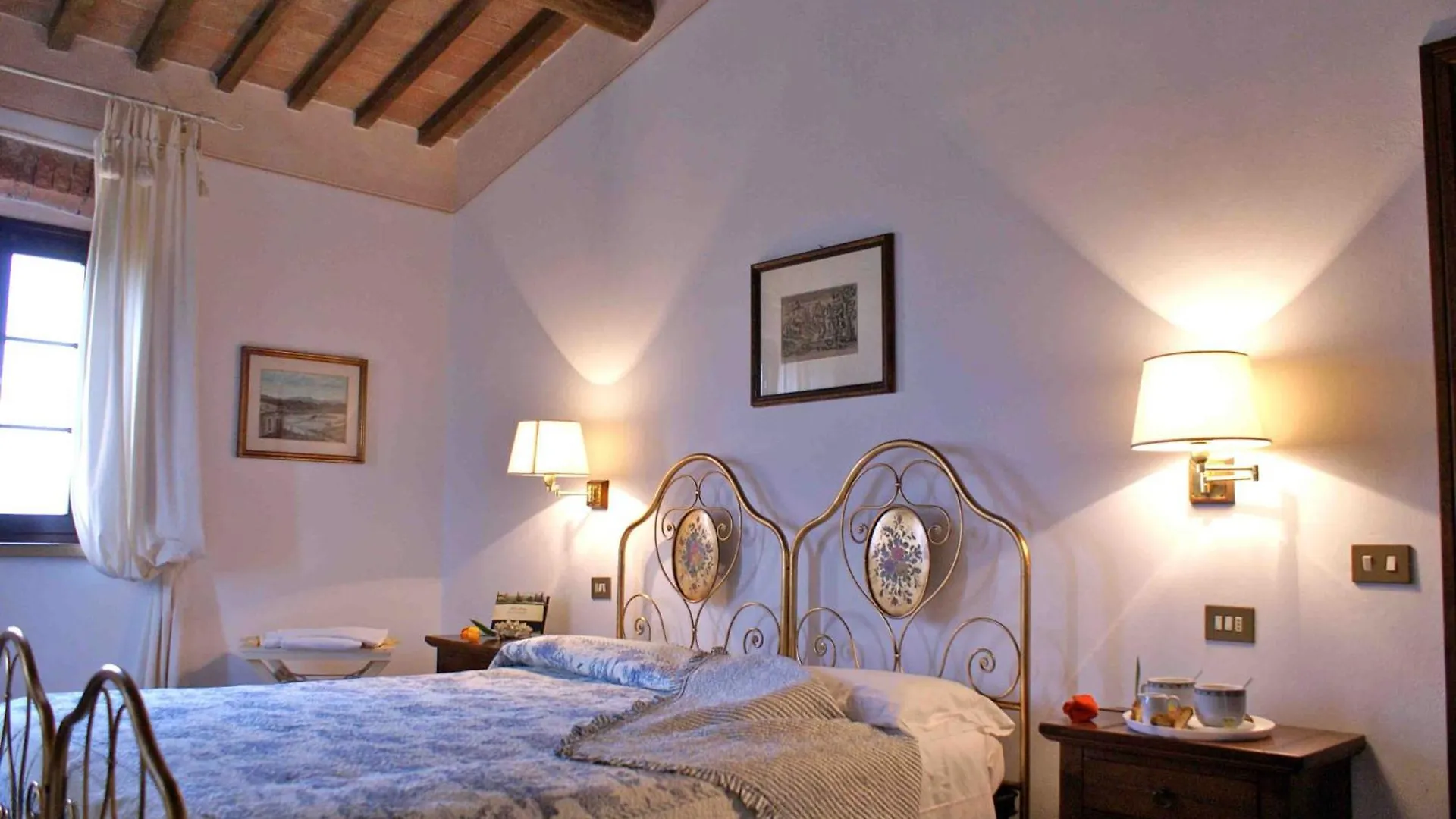 La Mandriola Villa Lajatico 0*,  Italy